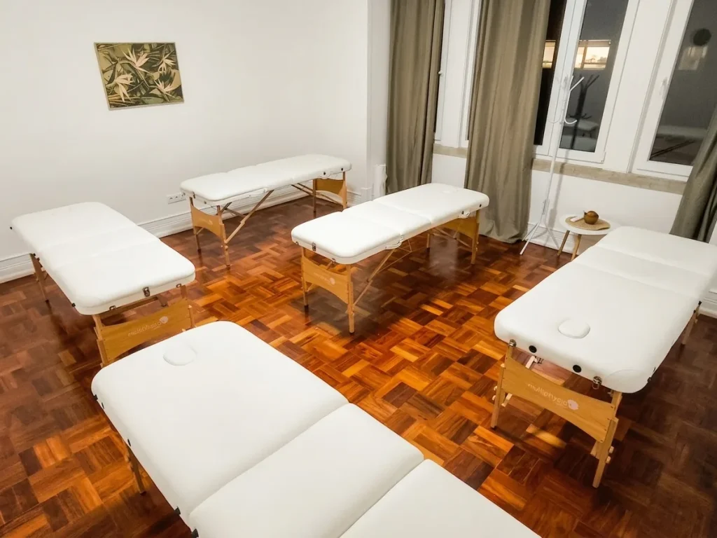 Sala de formação montada para workshop prático com marquesas, em Lisboa